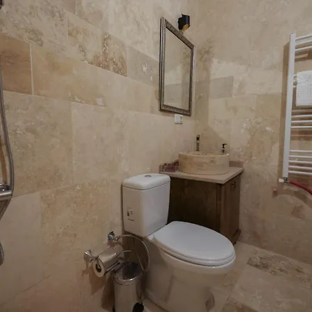Homestay Asma Cave House