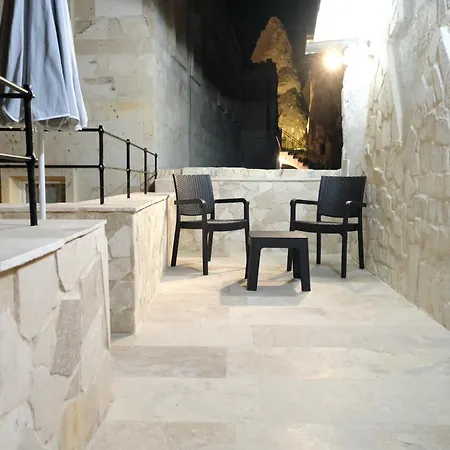 Asma Cave House *